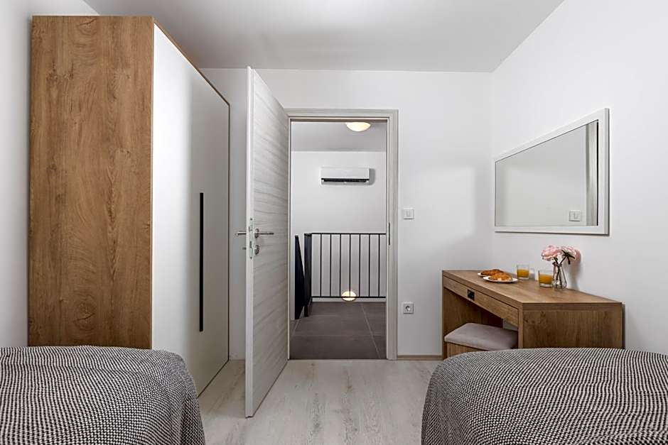 Holiday Homes Oštro