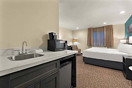 Quadruple Room with Two King Beds - Non Smoking
