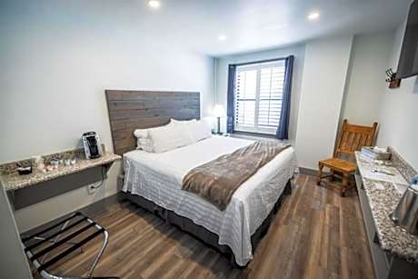 Standard King Room