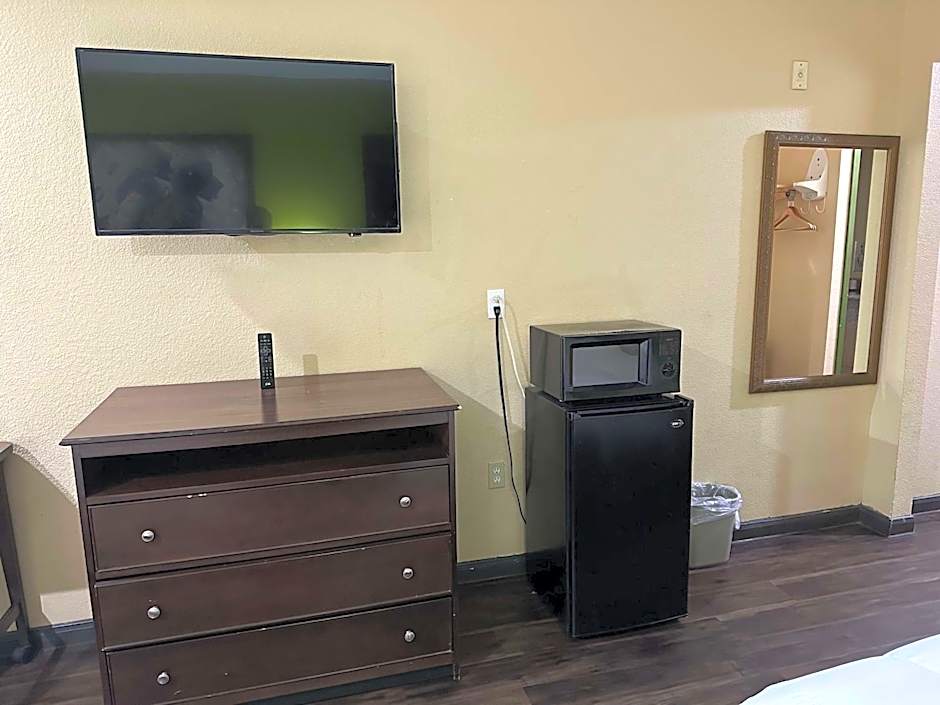 Red Lion Inn & Suites IAH Airport East