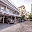 Hoppers Place Donmuang Hostel