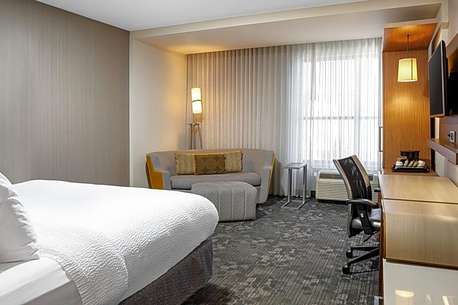 Courtyard by Marriott Charleston Summerville