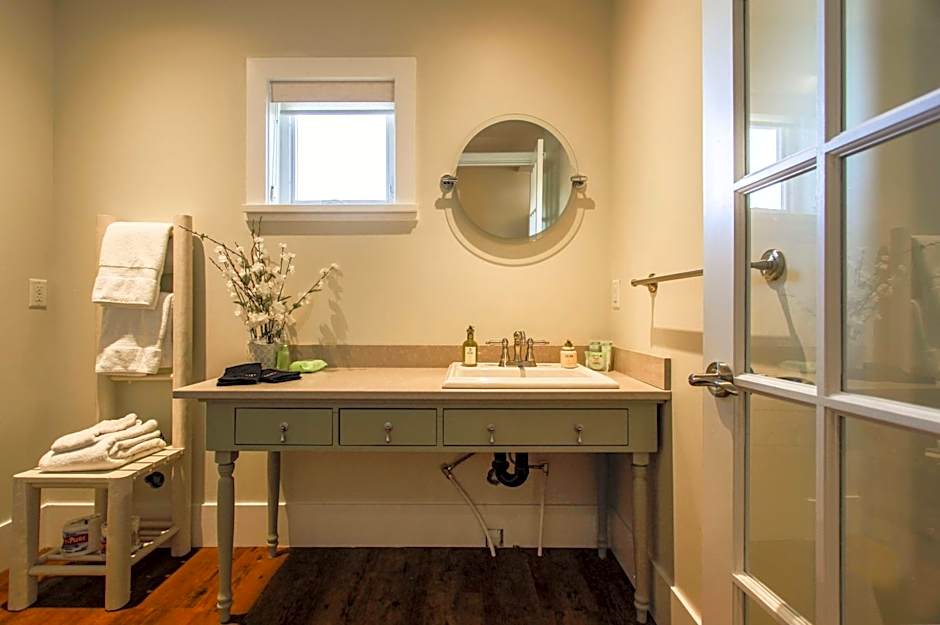 CHATHAM HOUSE Kelowna Bed & Breakfast