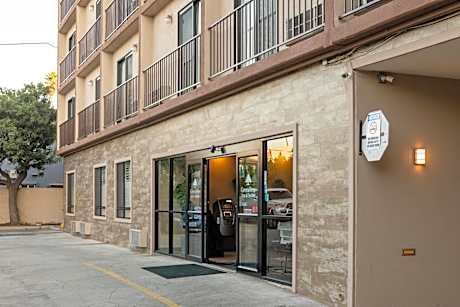 GreenTree Inn & Suites Los Angeles - Alhambra - Pasadena