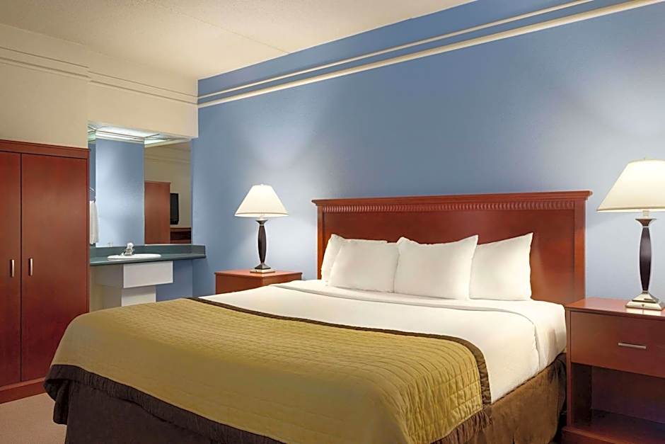 Ramada by Wyndham Fargo