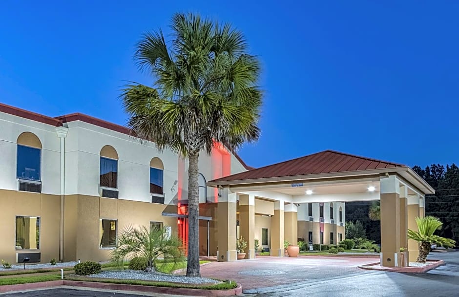 Red Roof Inn & Suites Hinesville - Fort Stewart