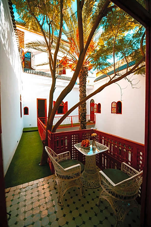 Riad O LY