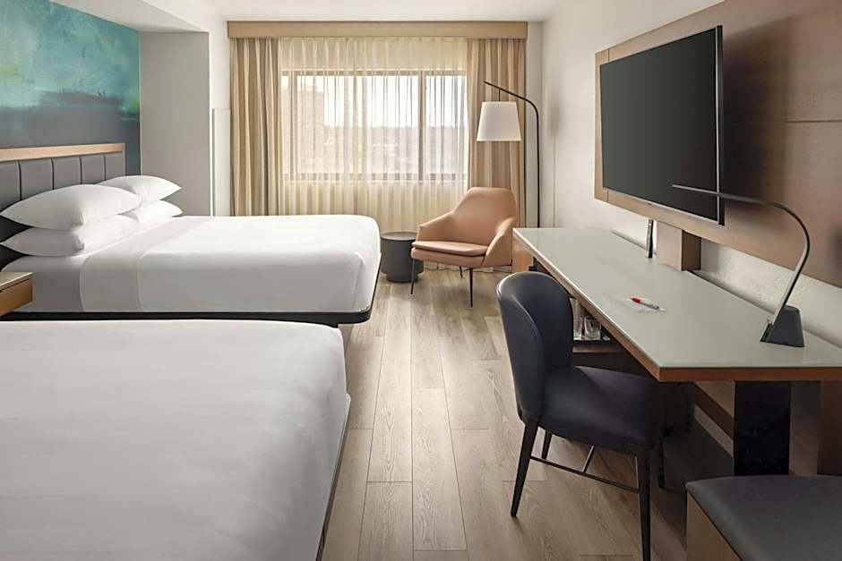 Oshkosh Marriott Waterfront Hotel & Convention Center