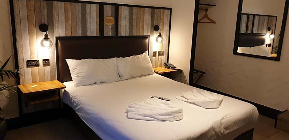Photo 1 of 13 of Double Room