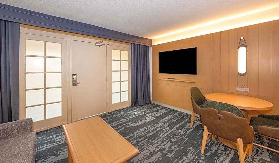 Embassy Suites by Hilton Minneapolis Bloomington Edina