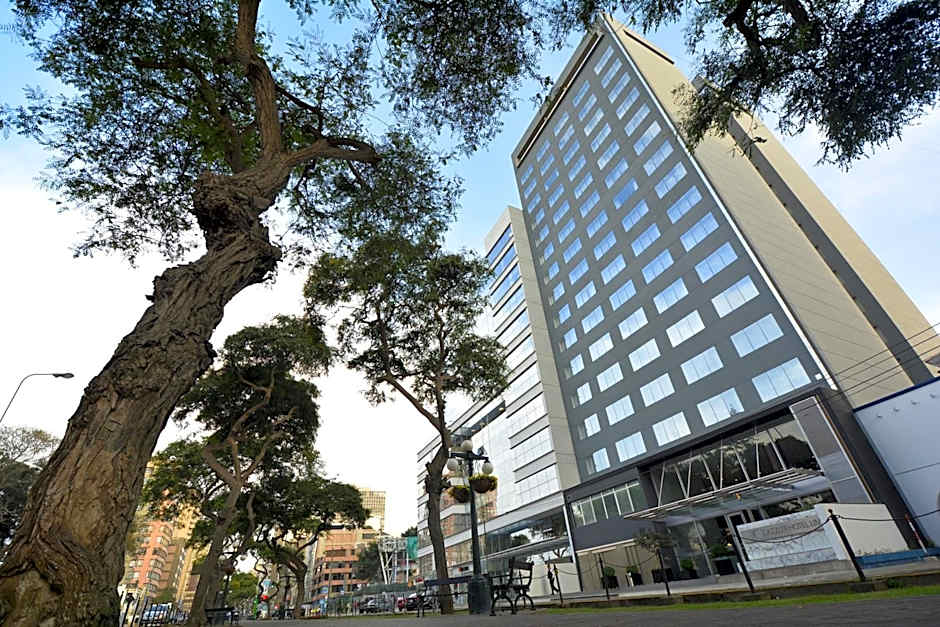 Dazzler by Wyndham Lima Miraflores