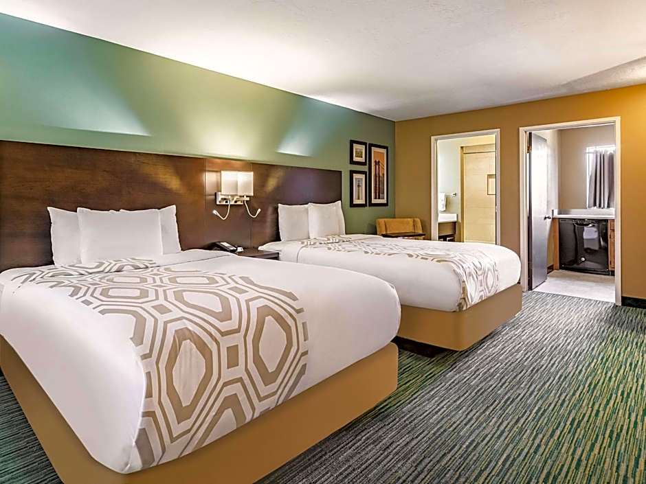 Photo 1 of 4 of Superior 2 Queen Beds
