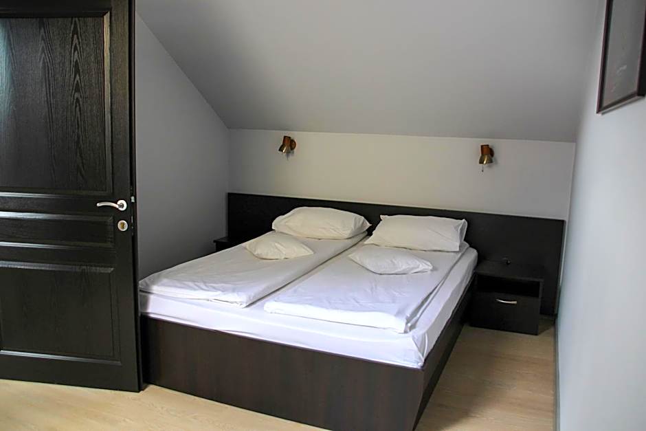 Astoria Hotel & Restaurant