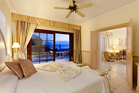 Senior Suite with Ocean View (3 Adults)