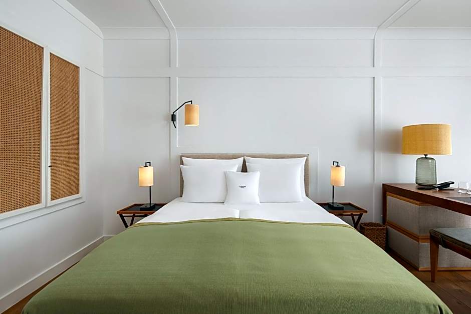 Louis Hotel