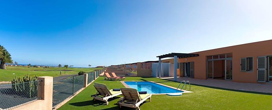 Villas Caleta Beach & Golf