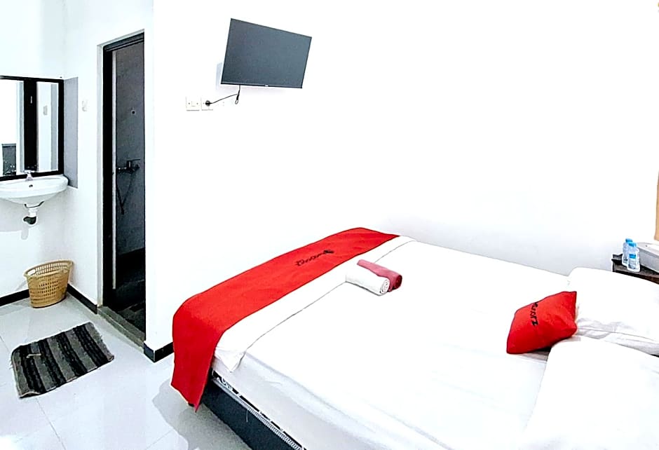 RedDoorz at Queen Asri Premium