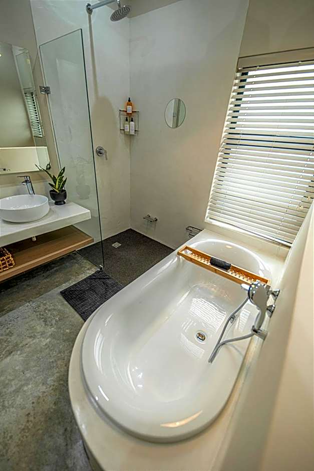 Little Kubu Lodge