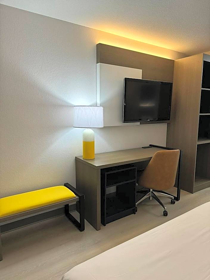 Halsted Inn and Suites Harvey - Chicago Southland