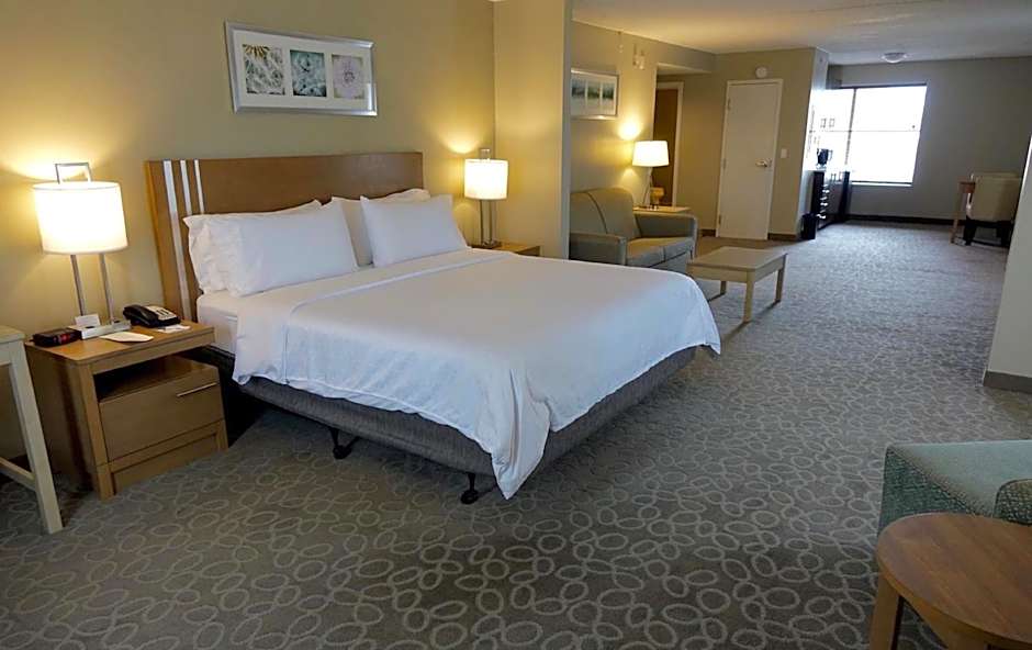 Holiday Inn Express & Suites Oshawa Downtown By IHG