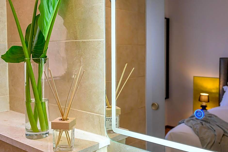 Yellow house with private parking