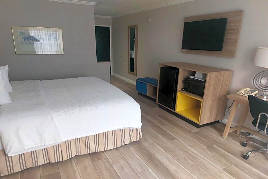Days Inn & Suites by Wyndham Mountain View