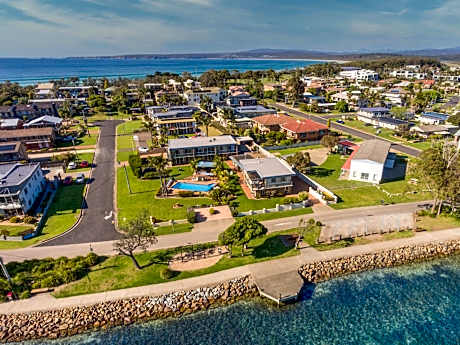 The Retreat Lakeside Merimbula