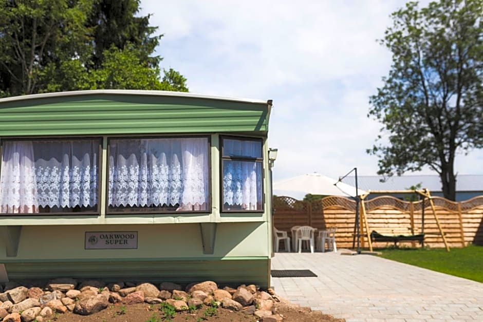 Domki nad jeziorem Mieruniszki