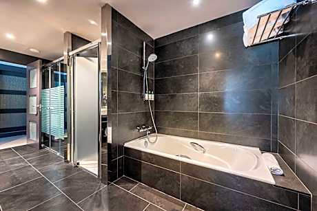 Suite With Double Bed