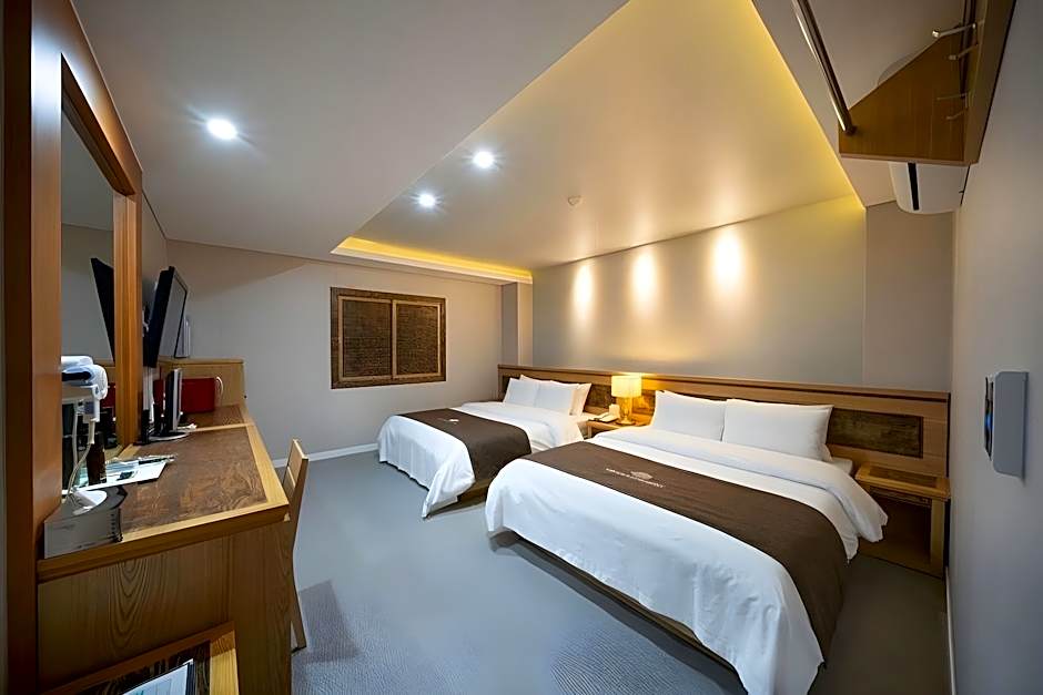 Amour Symphony Hotel