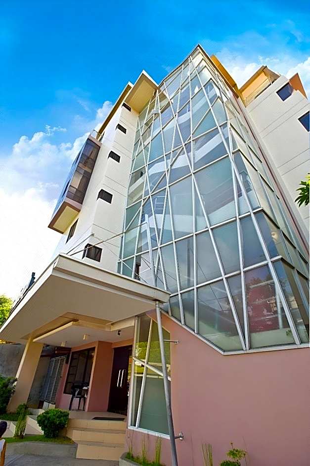 Travelbee Business Inn