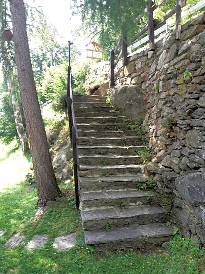 Foto 1 de 9 de Mansard, Mountain View