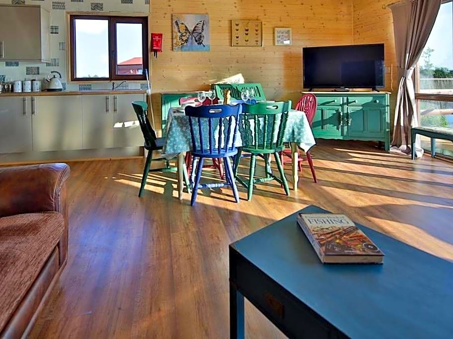 Lakeside Fishing Lodges