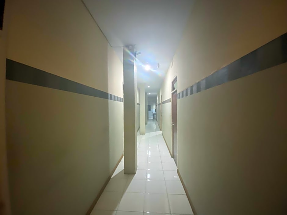 RedDoorz near Terminal Dangerakko Palopo