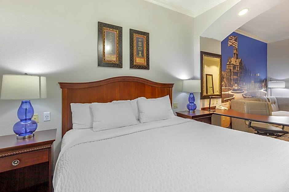 Clarion Pointe Sulphur Springs