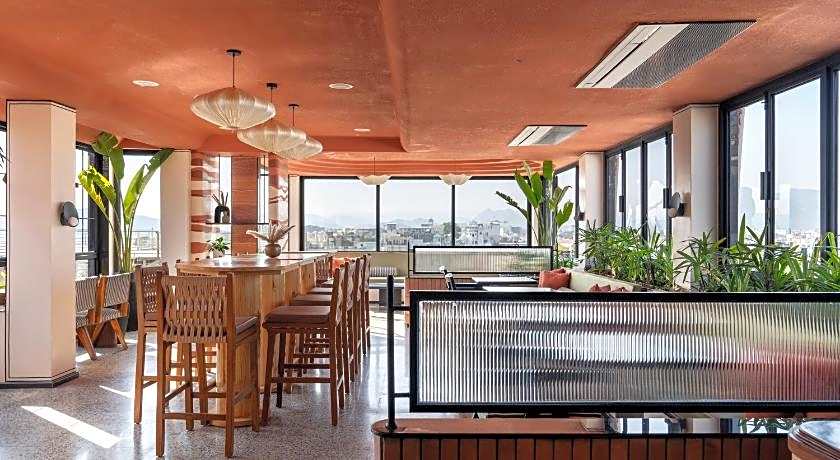 The Red Pier - My Downtown Hotels