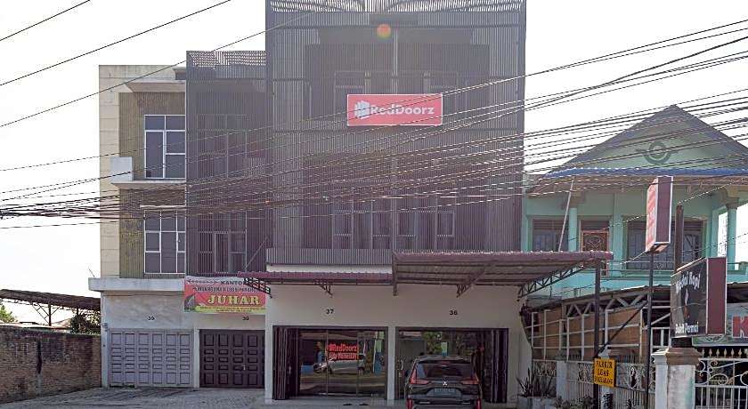 RedDoorz @ Simpang Pemda Medan