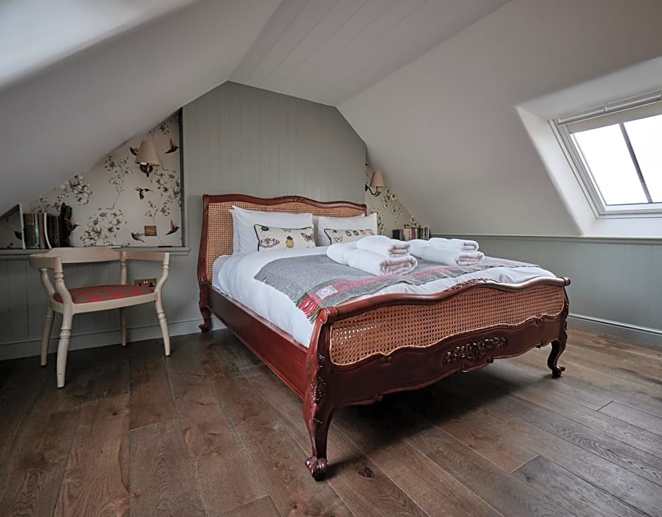 Monkstadt 1745 Restaurant with Rooms