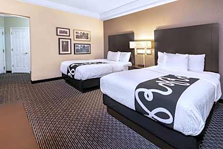 Double Room with Two Double Beds - Disability Access