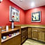 HomeTowne Studios & Suites Bentonville