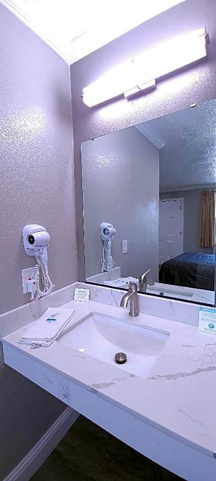 Sycamore Inn Chico University Area