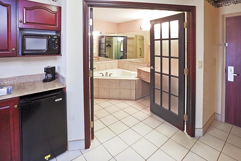 Holiday Inn Express Hotel & Suites Gainesville By IHG