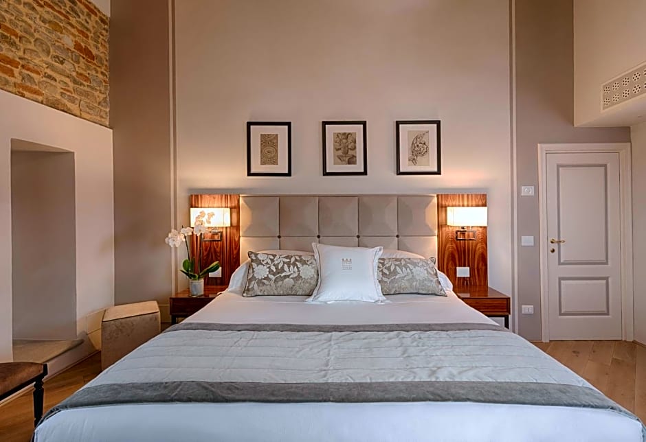 Donati Luxury Tower Suites