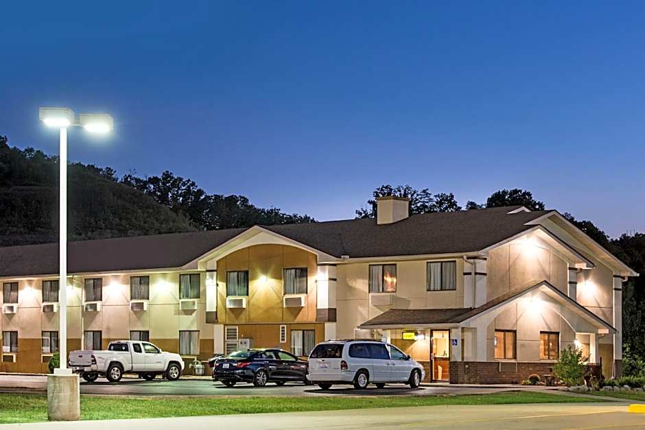 Super 8 by Wyndham Ripley