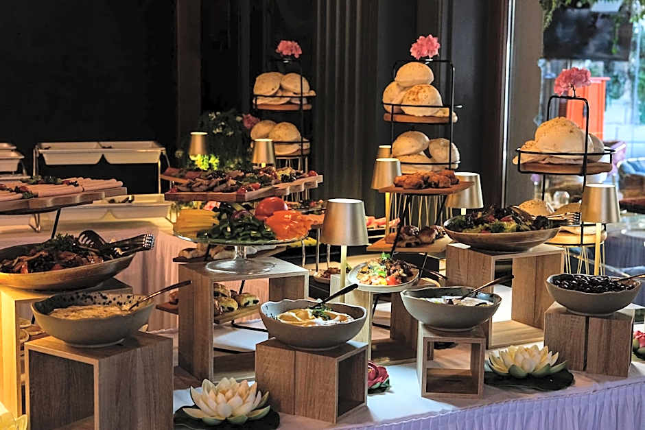 Peninsula Boutique Hotel