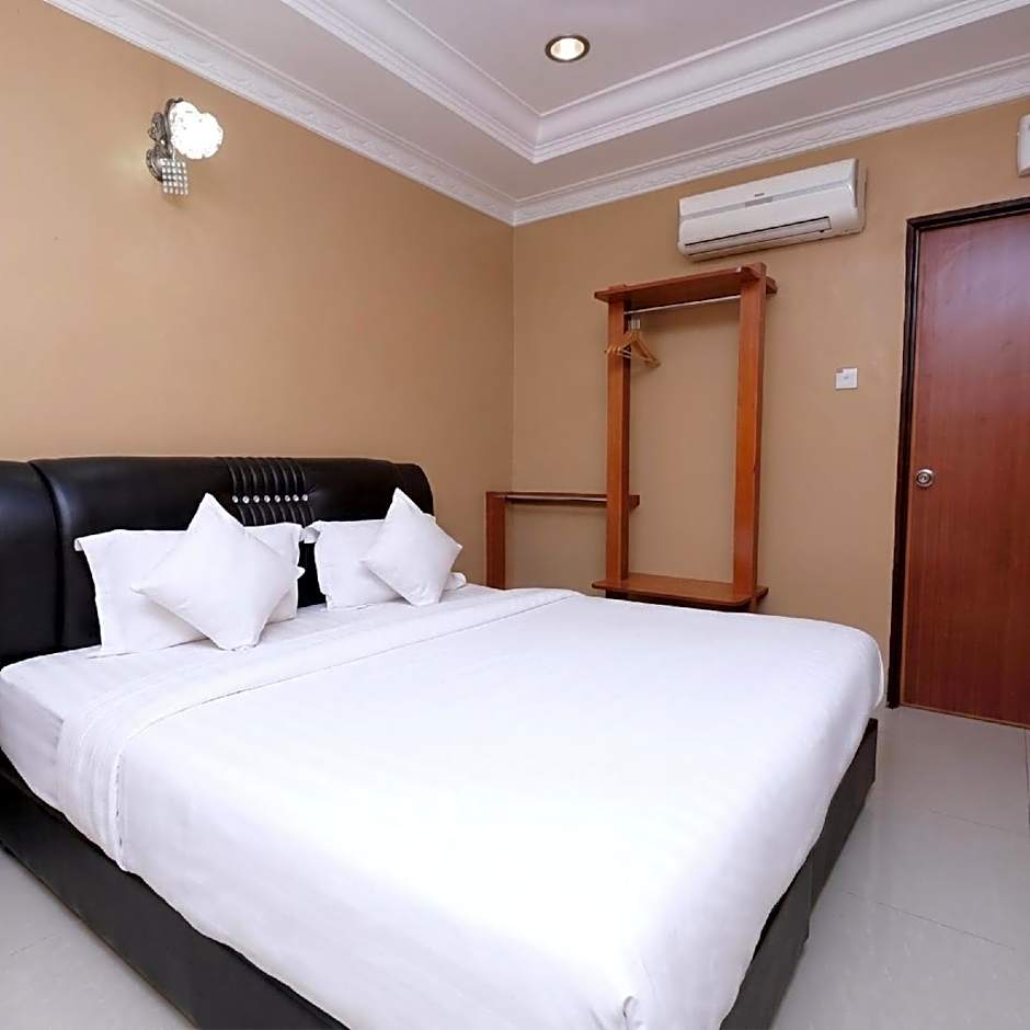 Swing & Pillows - Ayuni Hotel, Bangi Selangor