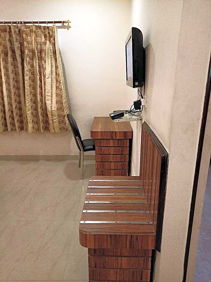 Di Di Hotel Alambagh