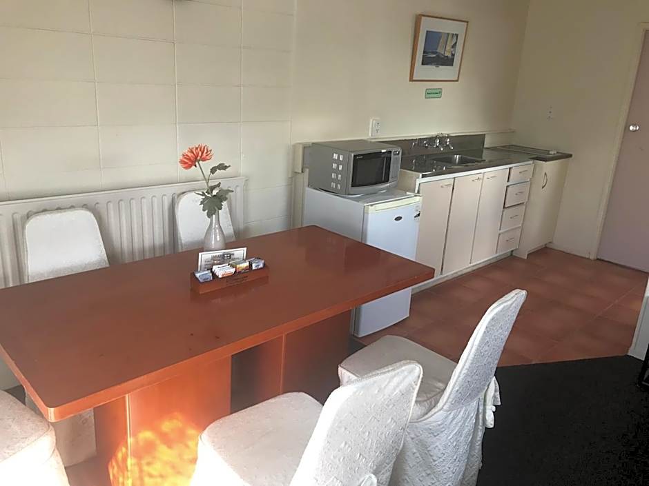 Gateway International Motel