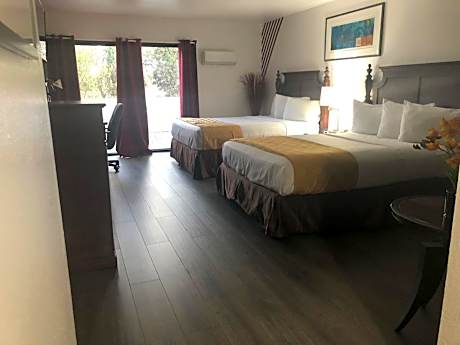Queen Room with Two Queen Beds - Non-Smoking