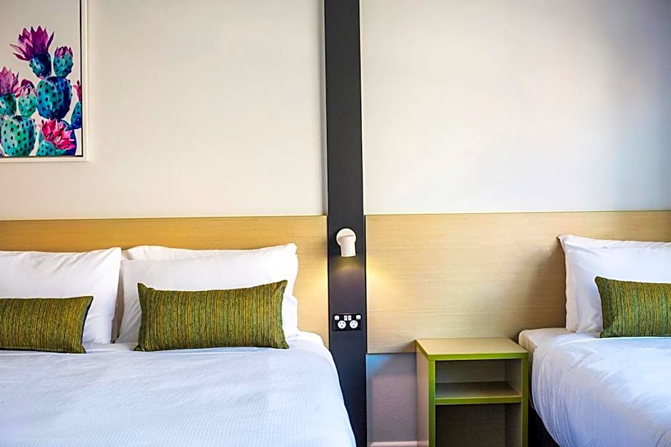 Nightcap at Hume Hotel